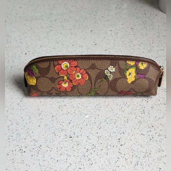 Coach Pencil Case In Signature Canvas With Floral Print - Picture 3 of 4